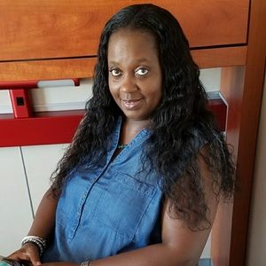 Meet your Posher, Sharon